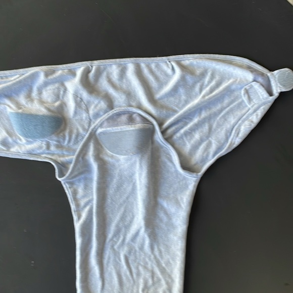 Carter’s 6-9 month velcro swaddle - Picture 3 of 5